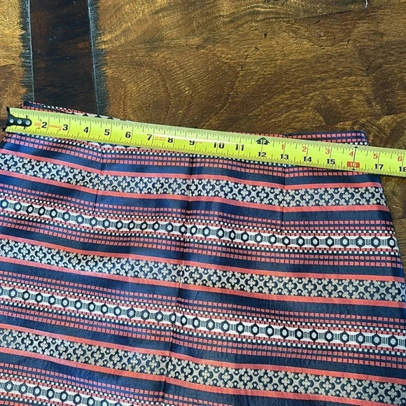 Gorgeous Loft patterned skirt Size 10 EUC - Picture 5 of 6